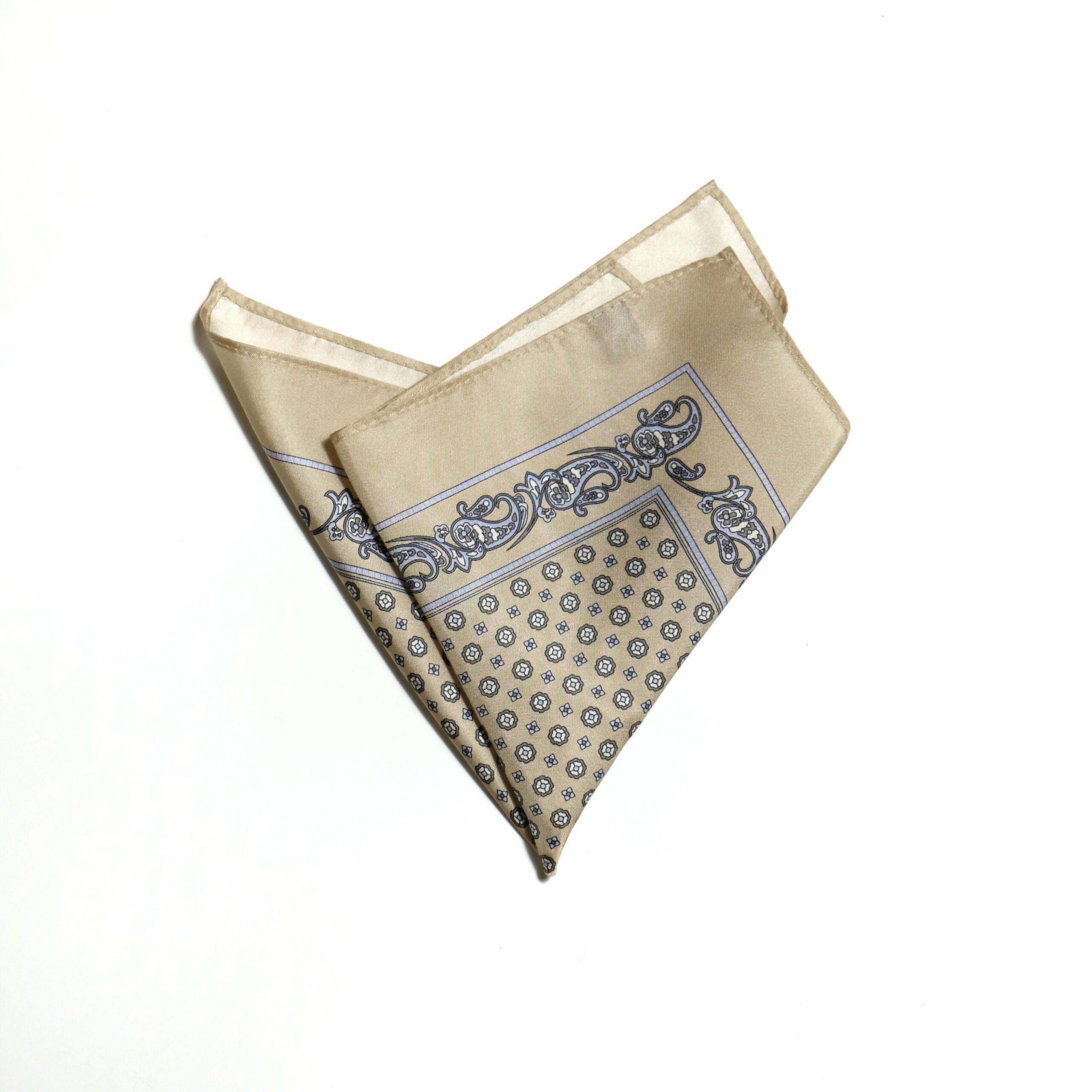  POCKET SQUARE 81 